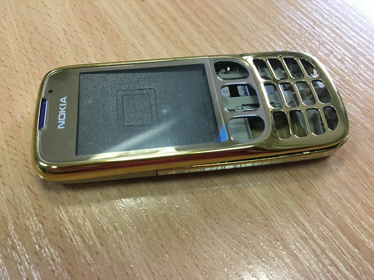 

Корпус для Nokia 6303 металл (панель,средняя часть,задняя крышка) золотой