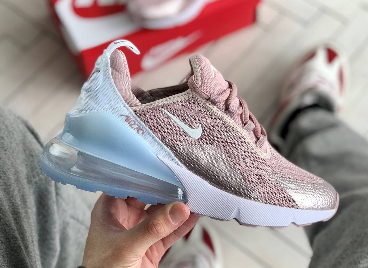 

Кроссовки Nike Air Max 270 40