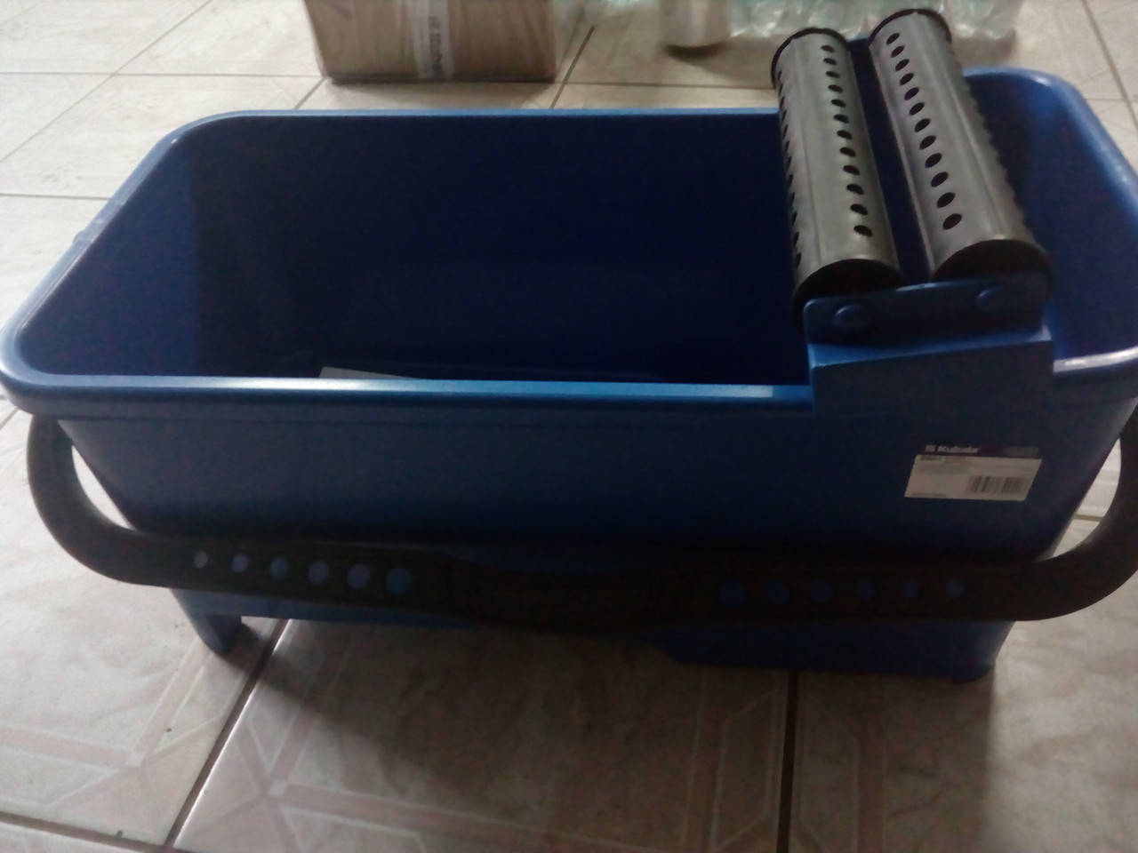 

Ведро для плиточника ёмкостью 20л + ролики двойные