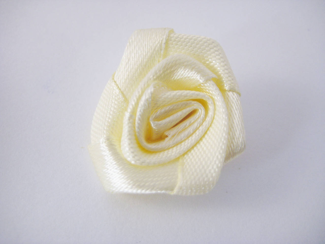 

Роза. Цвет беж. 25 мм, Бежевый