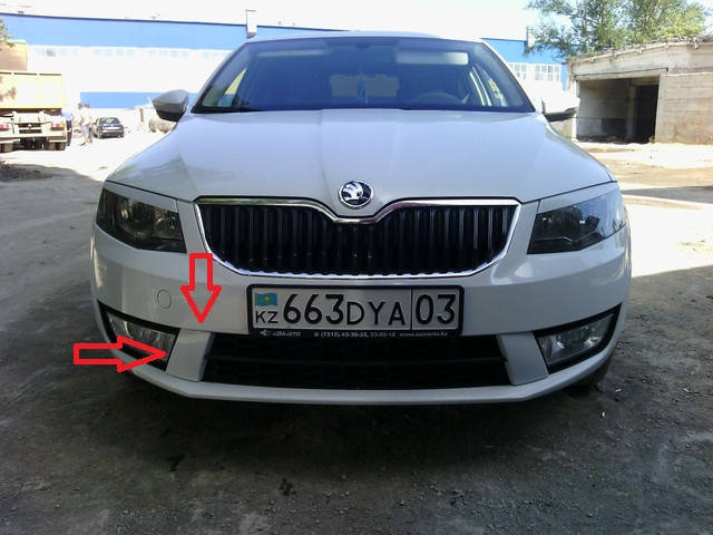

Накладки в передний бампер RS стиль для Skoda Octavia A7 (2013-2017), Черный