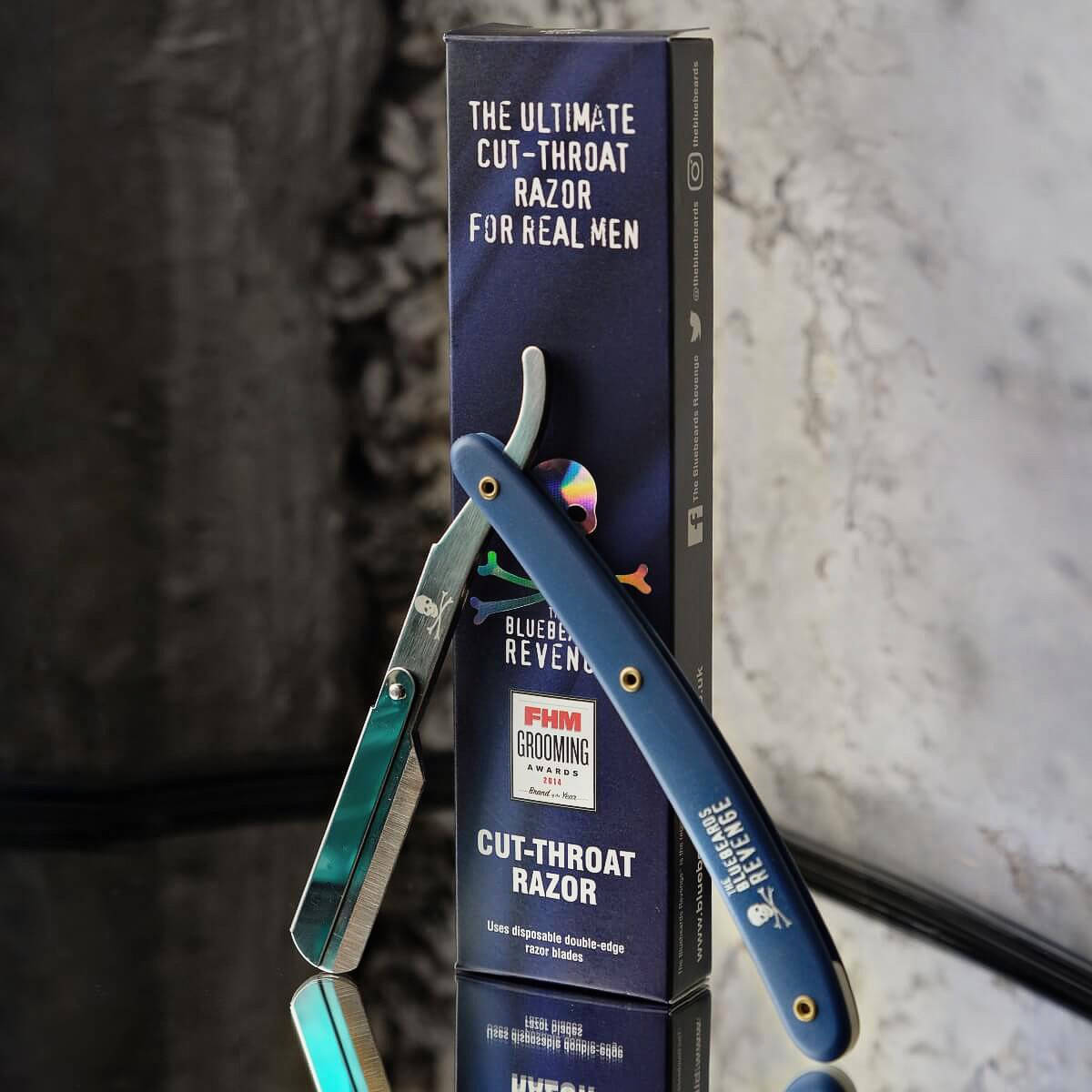 

Мужская опасная бритва со сменным лезвием The Bluebeards Revenge Cut-Throat Razor, Синий