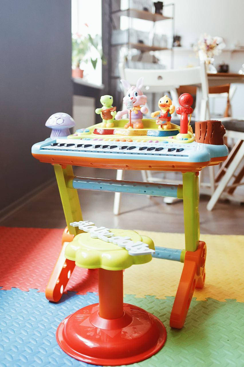 

Детский синтезатор со стульчиком Huile Toys 669