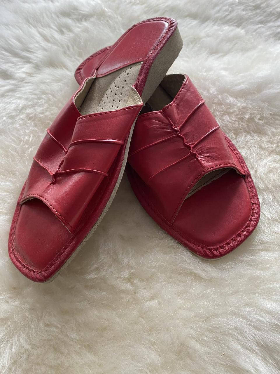 

Качественные кожаные тапки, кожаные женские тапки, лучшие домашние тапочки, женские комнатные тапочки 37, Красный