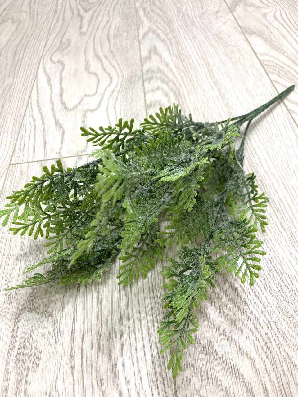 

Искусственный куст туи с напылением ( 35 см )