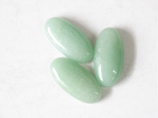 

Кабошон Нефрит 15х30мм