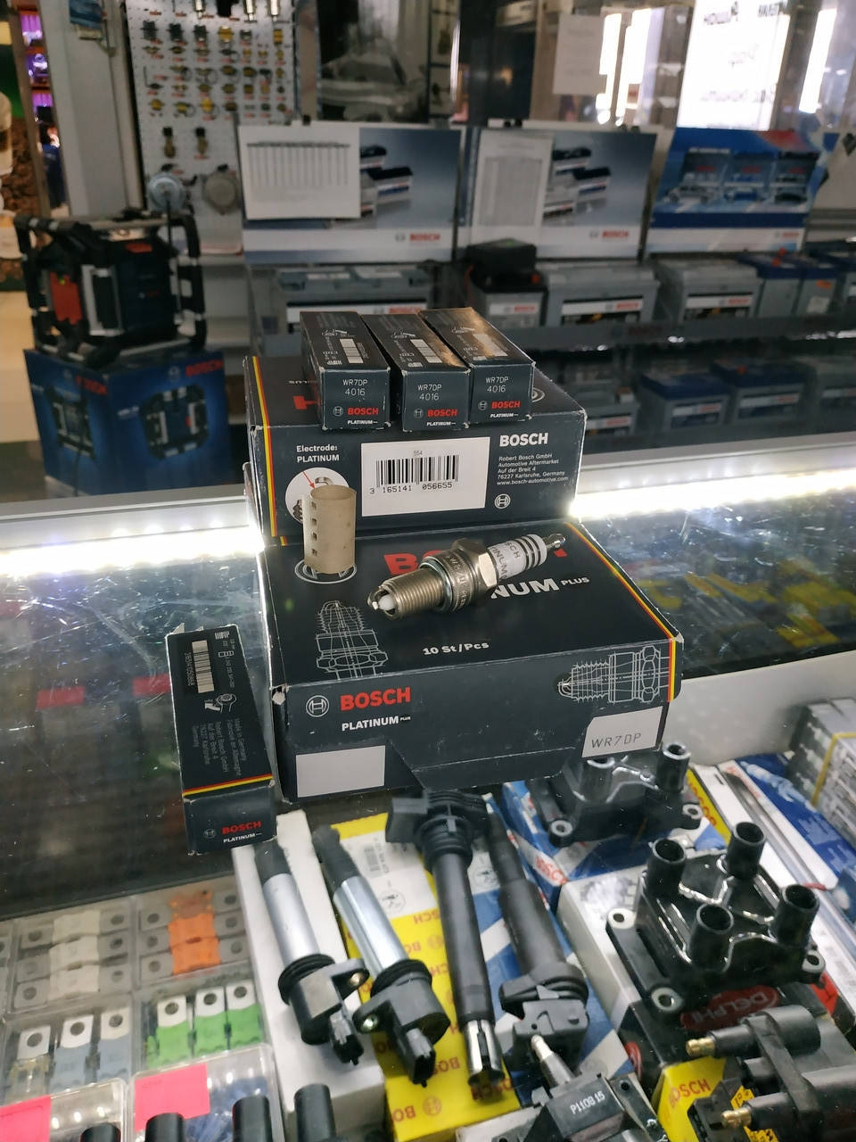 

Свеча зажигания Bosch WR7DP, 0242235541, 0 242 235 541,