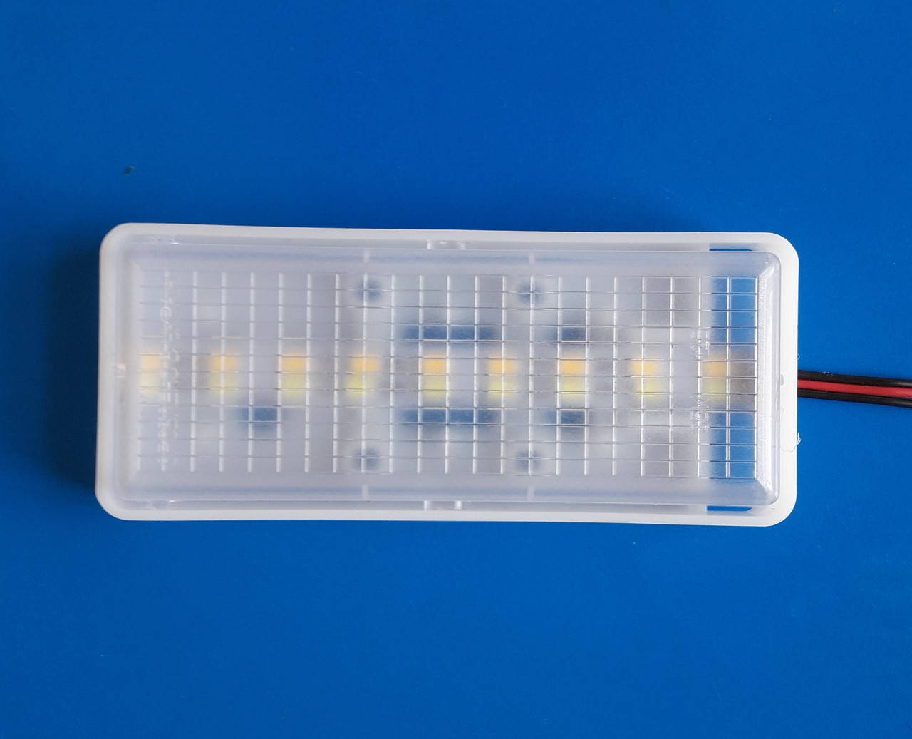 

Автомобильный светодиодный плафон для освещения салона