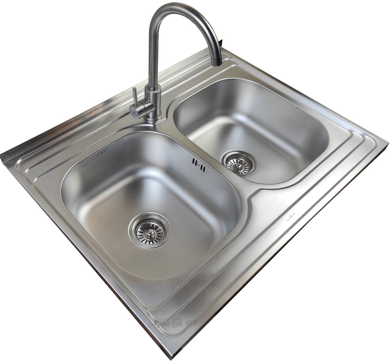 

Кухонная мойка AquaMill 8060S 0,7 мм + Смеситель, Хром
