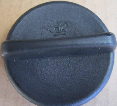 

Крышка масляной горловины Ланос 1.6 под мталическую крышку 96351472.