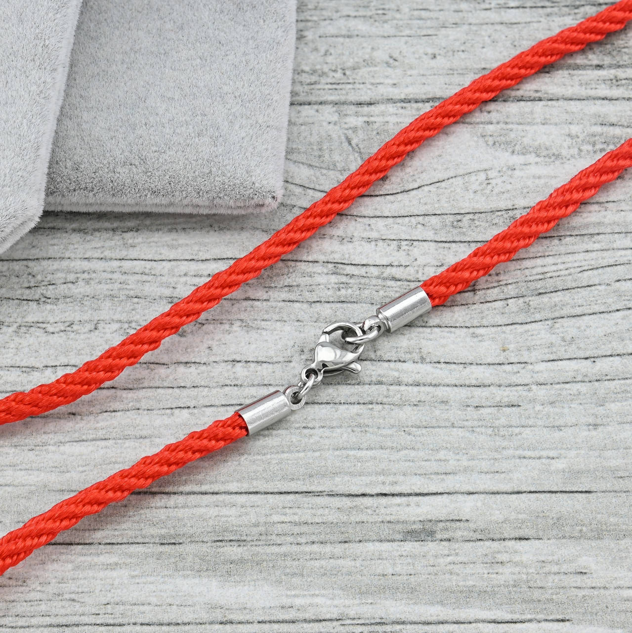 

Шнурок красная нить 37457 ширина 3 мм позолота Белое Золото длина 60