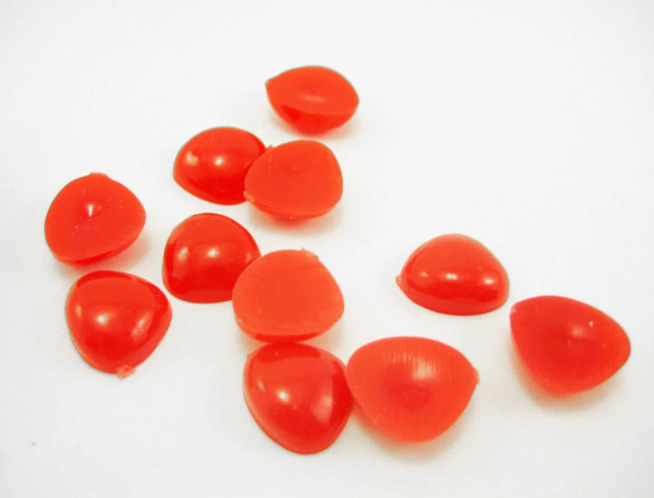 

Носики для игрушек красные треугольные 15*11 мм 5 шт в упаковке