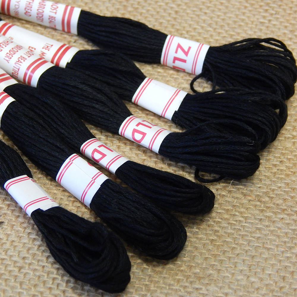 

Нитки мулине, черный, 1 моток 8 м