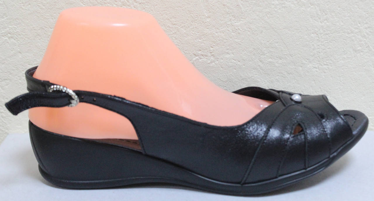 

Босоножки большого размера на танкетке кожаные от производителя модель БД12-1Б