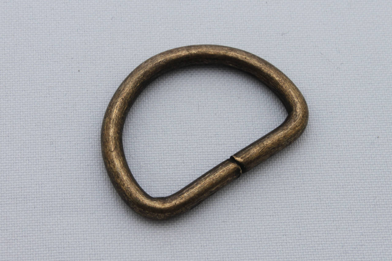 

Полукольцо, ширина - 30 мм, толщина - 3.9 мм, цвет - антик, артикул СК 5418