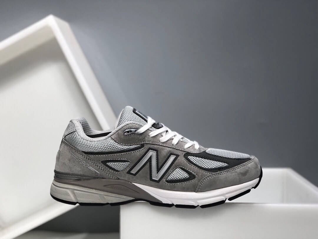 

Мужские кроссовки New Balance 990V4