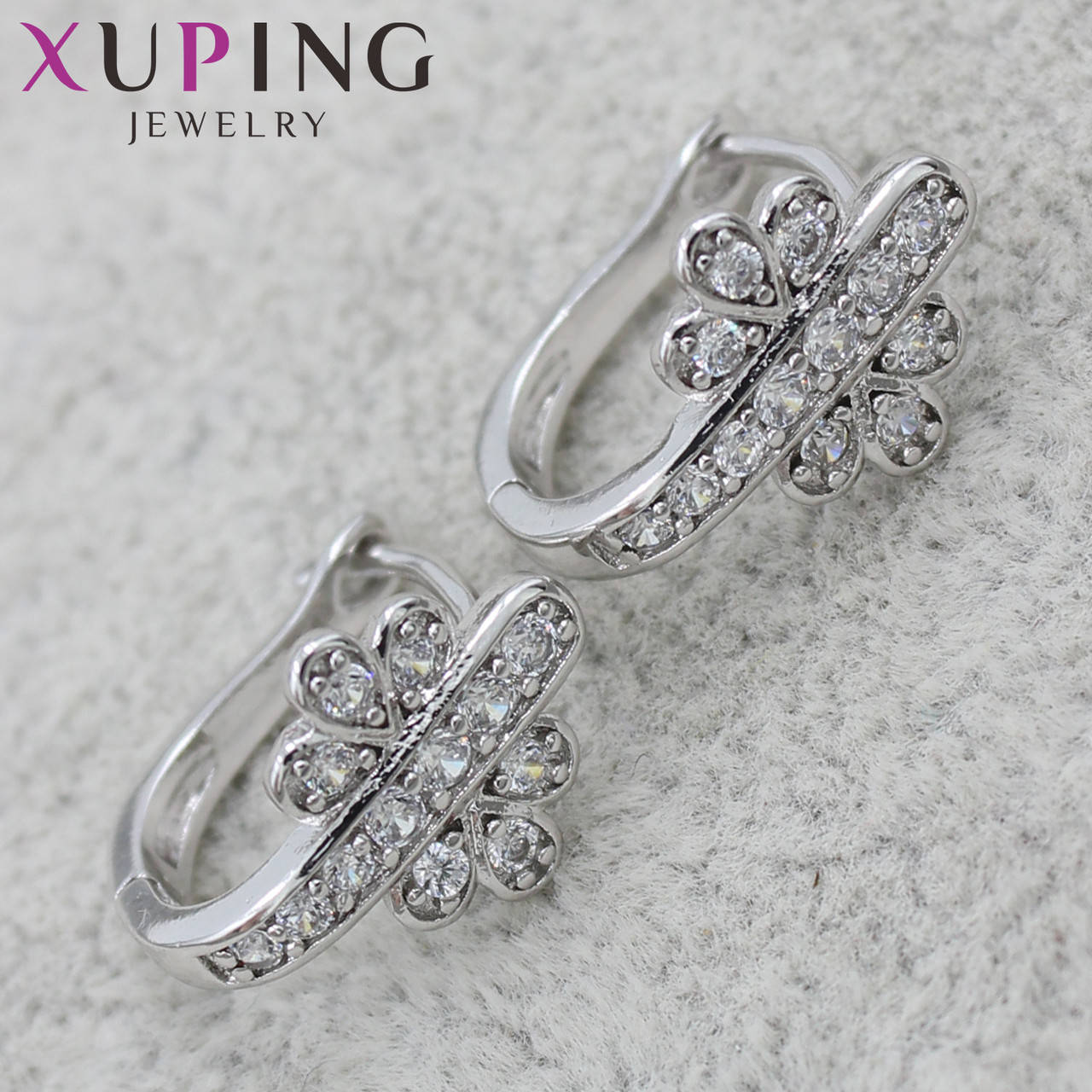 

Серёжки серебристые женские медицинское золото Xuping Jewelry английский замок с хрустальными камнями 24K