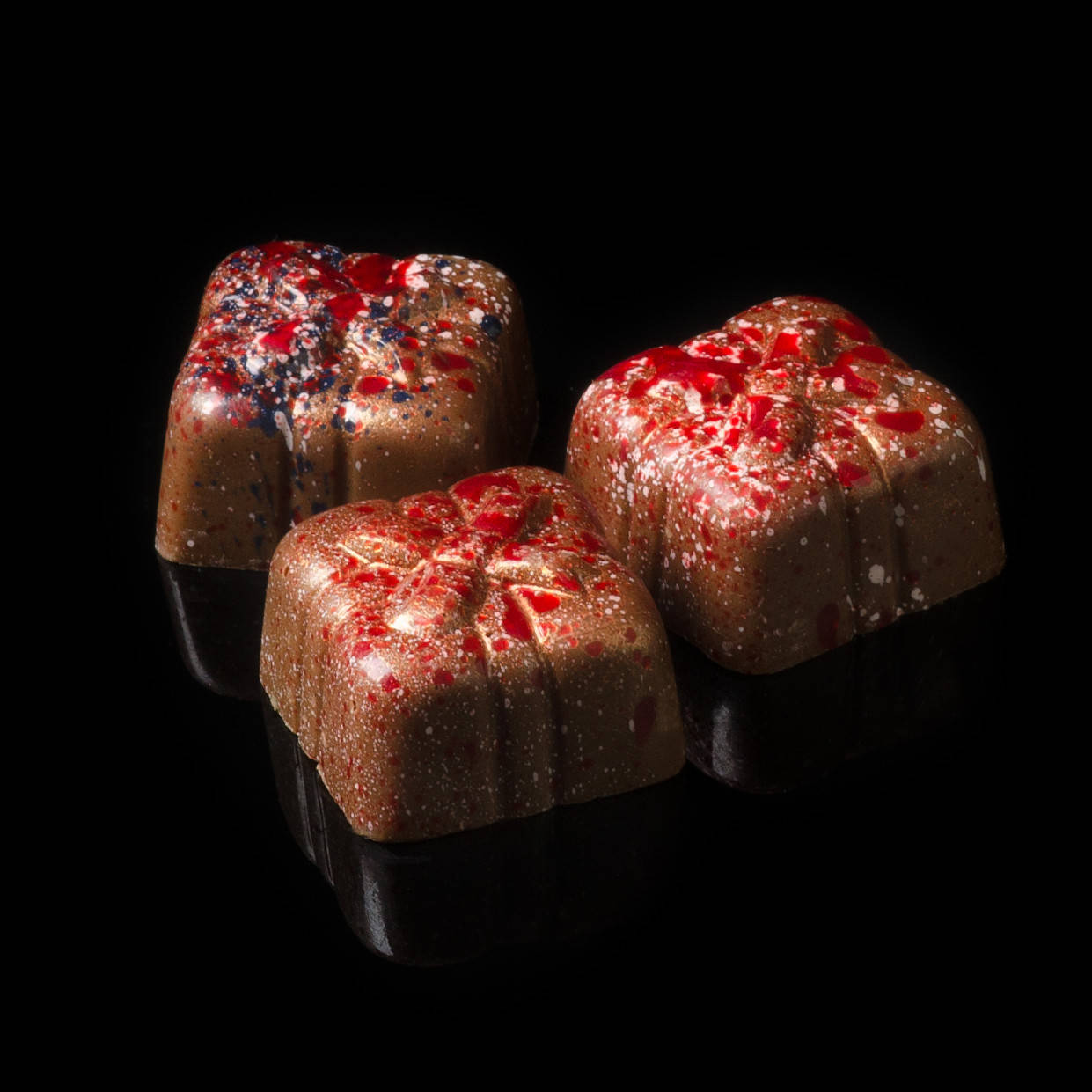 

Шоколадні цукерки ручної роботи "Марципановий презент", 1 шт, 15 р.