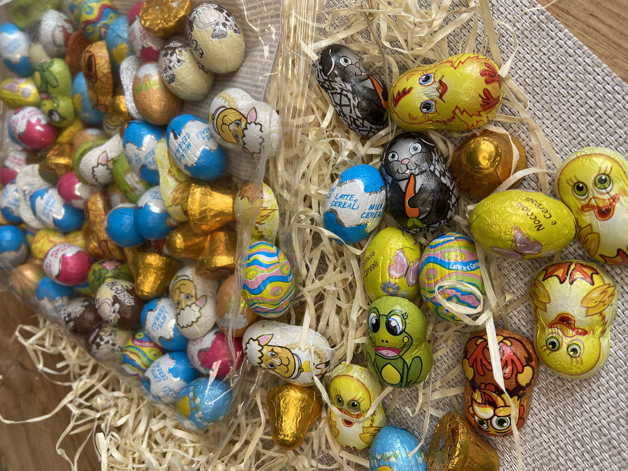 

Шоколадні цукерки у формі яєць, 1 кг, Італія