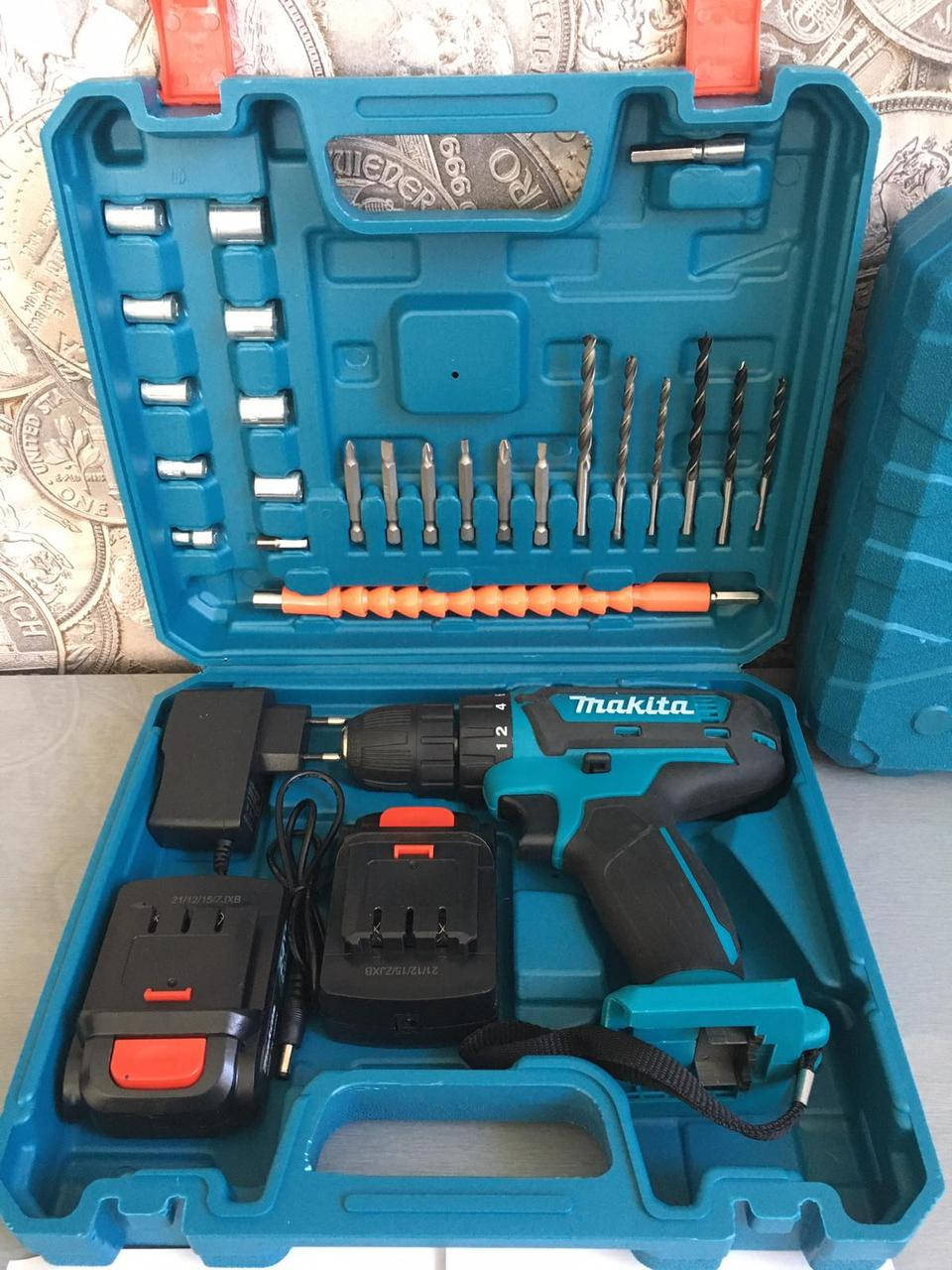 

Аккумуляторный шуруповёрт 12V с набором Makita DF330DWE