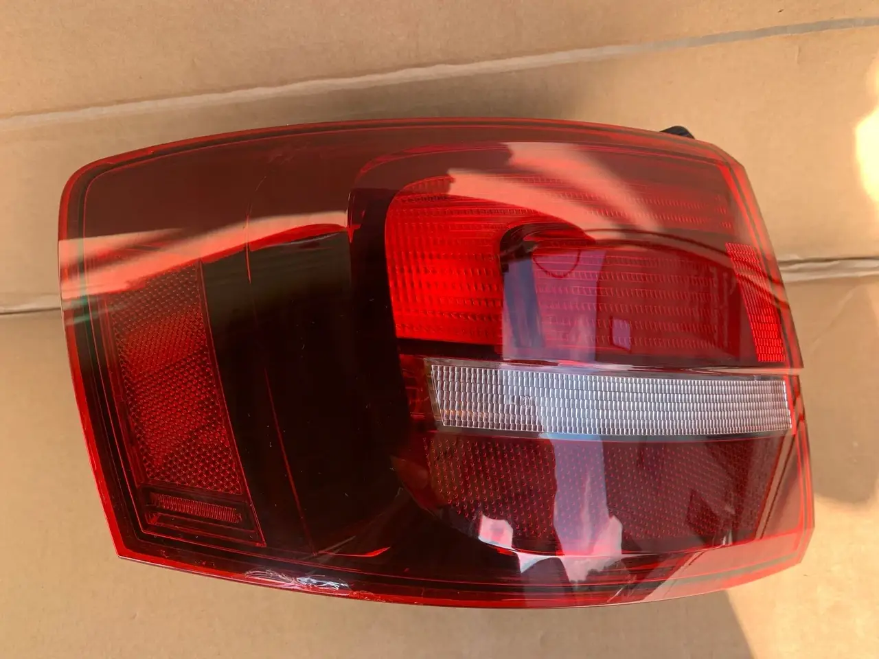 

Фонарь стоп VW Jetta IV 2015+ 5C6 Рестайл Ліва под заказ 2-4 дн