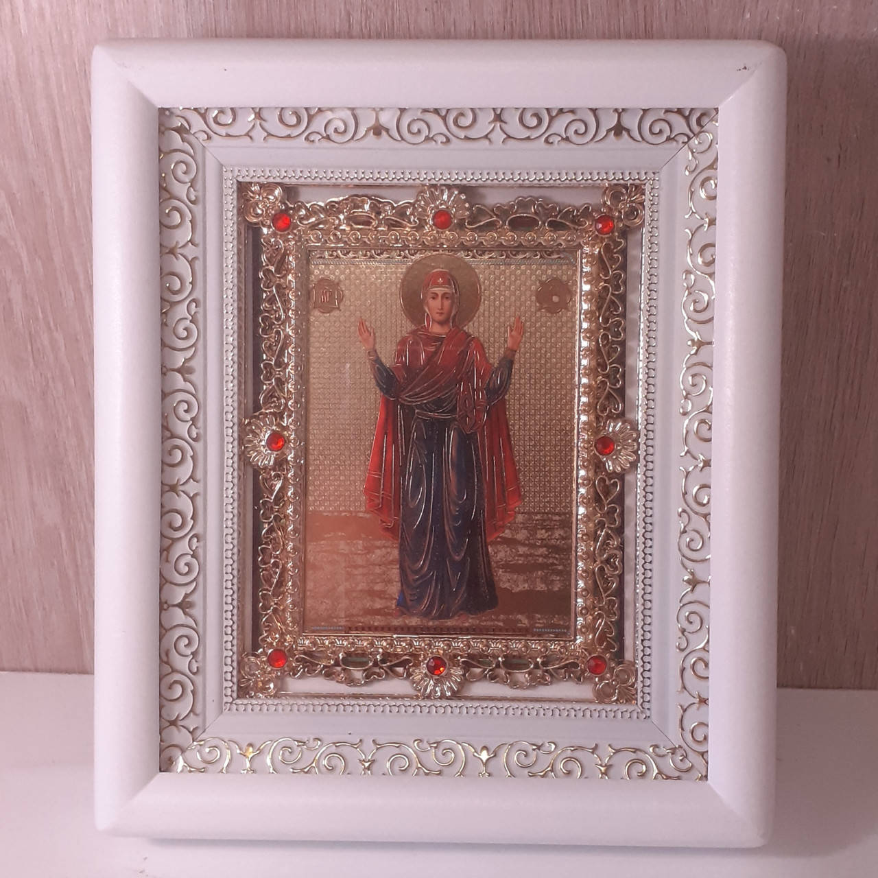 

Икона Пресвятая Богородица Нерушимая стена, лик 10х12 см, в белом деревянном киоте с камнями