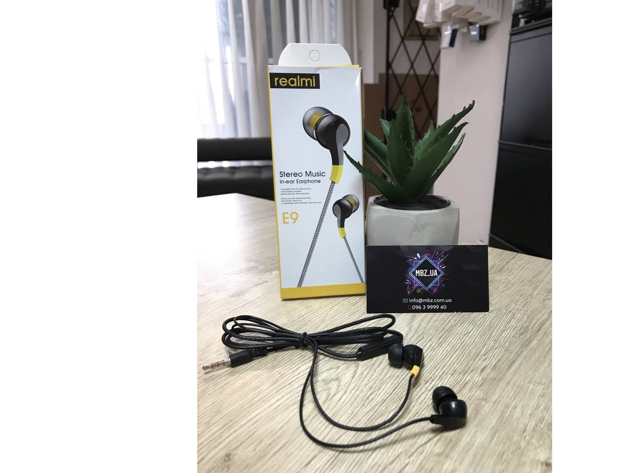 

Наушники вакуумные с микрофоном Realme E9, Черный