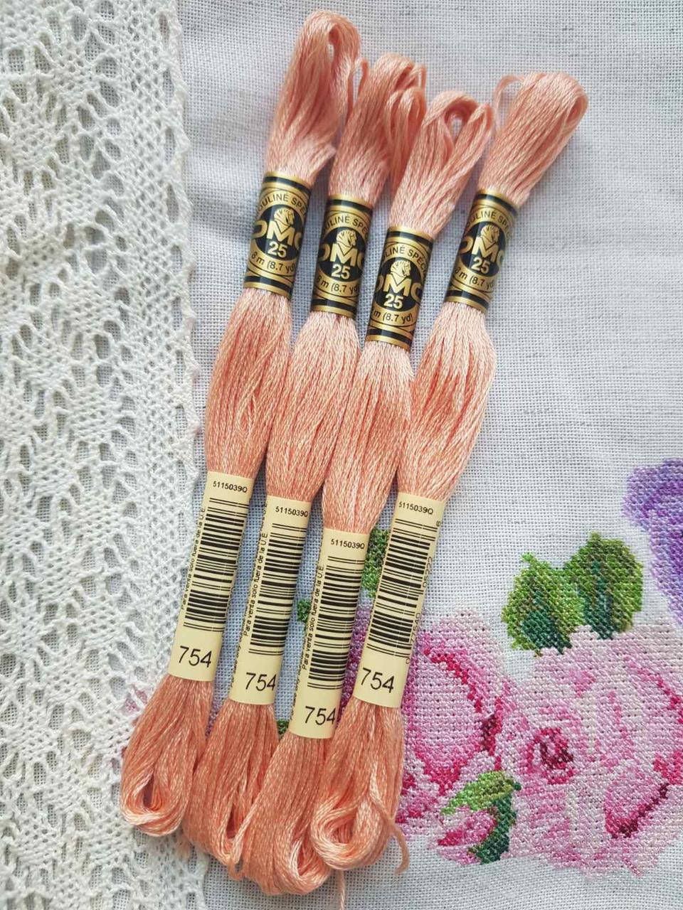 

Нитки муліне ДМС (DMC Франція оригінал) 8м. номер 754