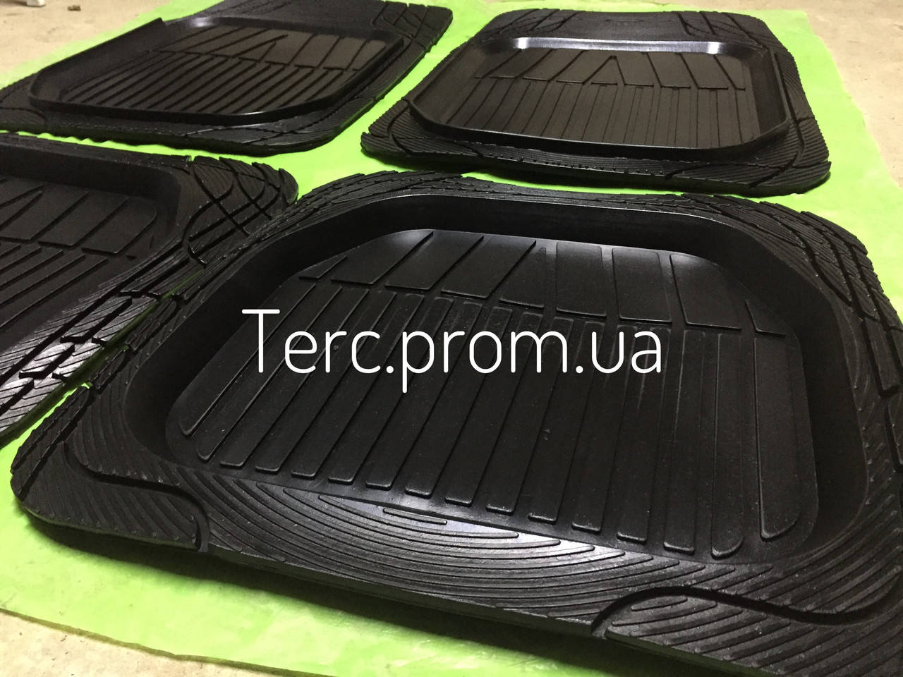 

Коврики в салон резиновые ВАЗ 2101/2102/2103/2104/2105/2106/2107 (4шт)