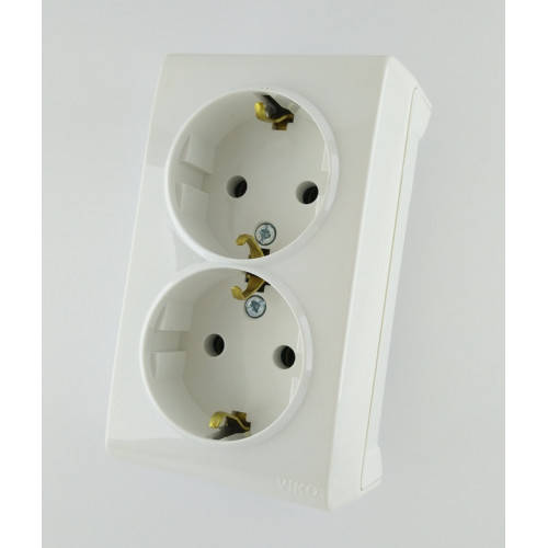 

Розетка наружная двойная с заземлением Vera Viko 90681056