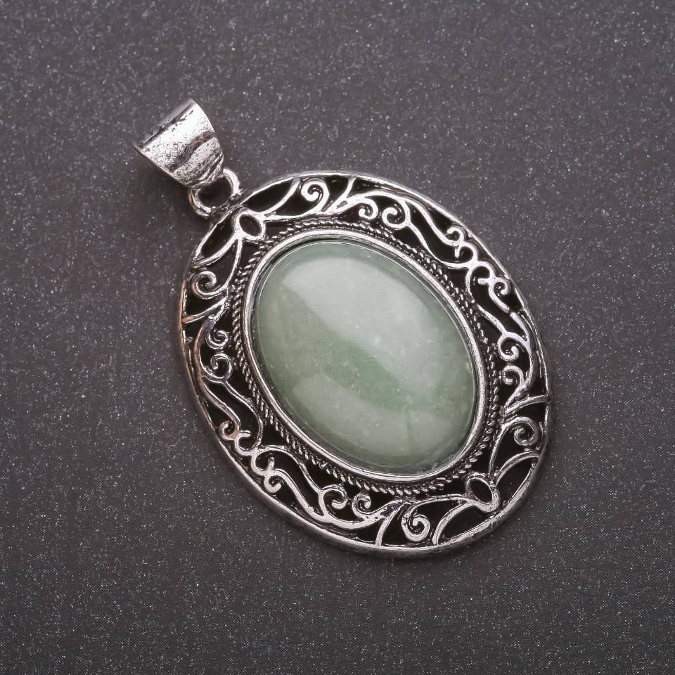

Кулон с натуральным камнем Нефрит в оправе под старину 33х40х52мм