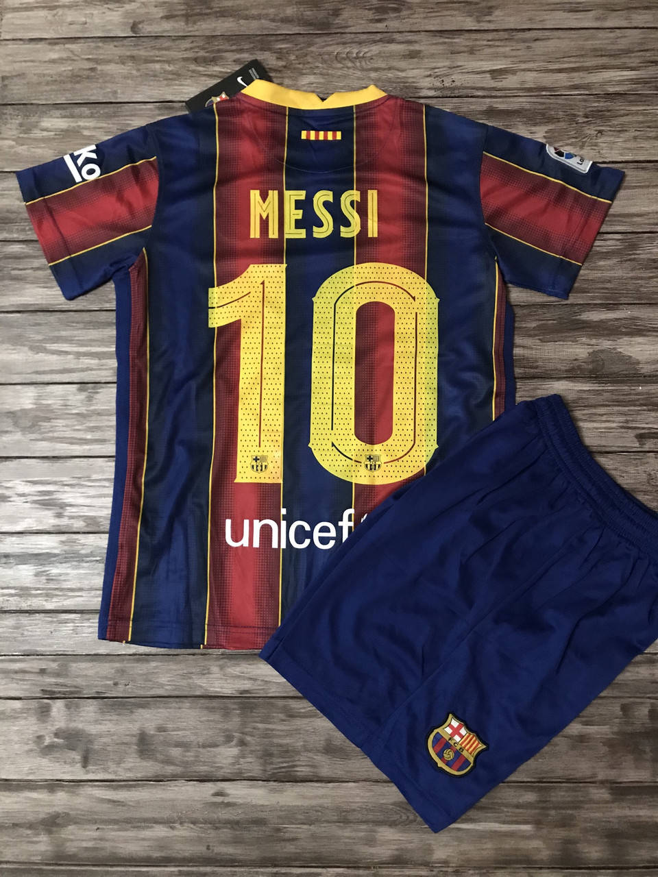 

Детская домашняя футбольная форма FC Barcelona 2021 MESSI 26 (145см)