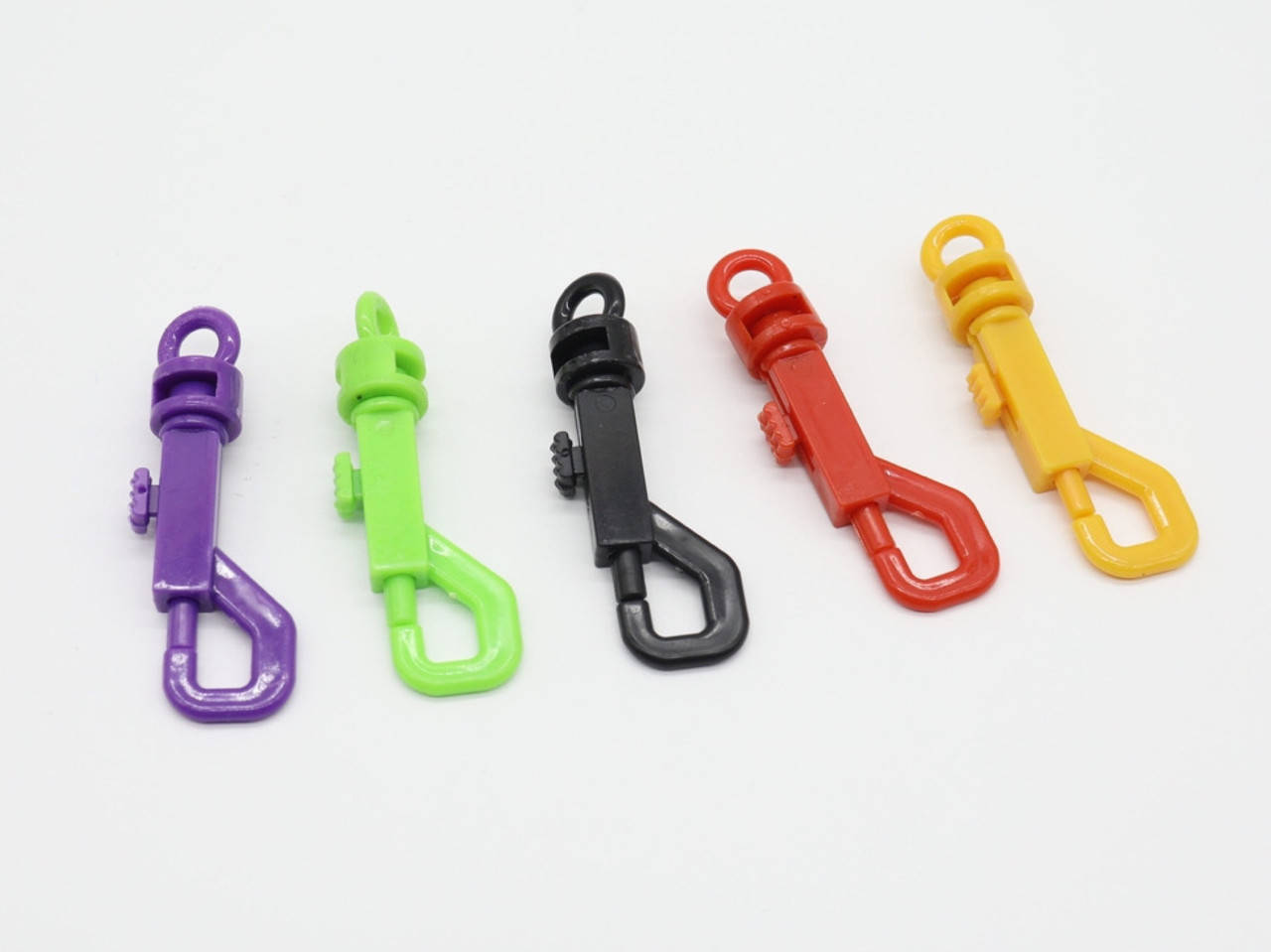 

Карабинчик пластиковый. Качество. 70мм