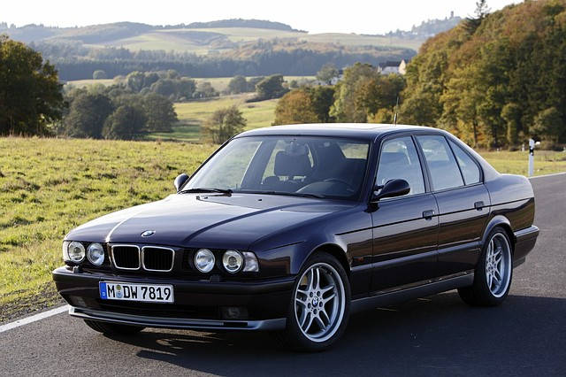 

Лобовое стекло на BMW 5 SERİES E34 518-535
