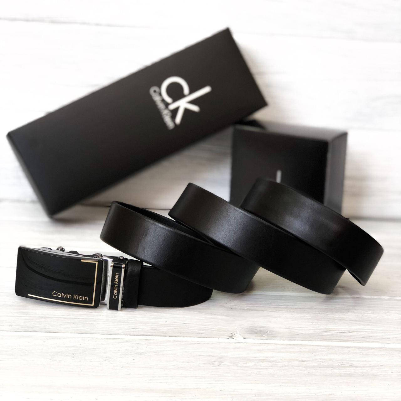 

Мужской кожаный ремень с пряжкой автомат (438) черный