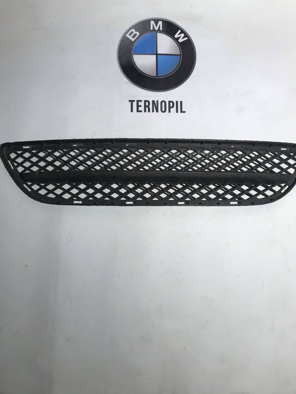 

Решетка бампера нижняя центральная средняя бмв bmw3 е E90/91 51117134074/7134074