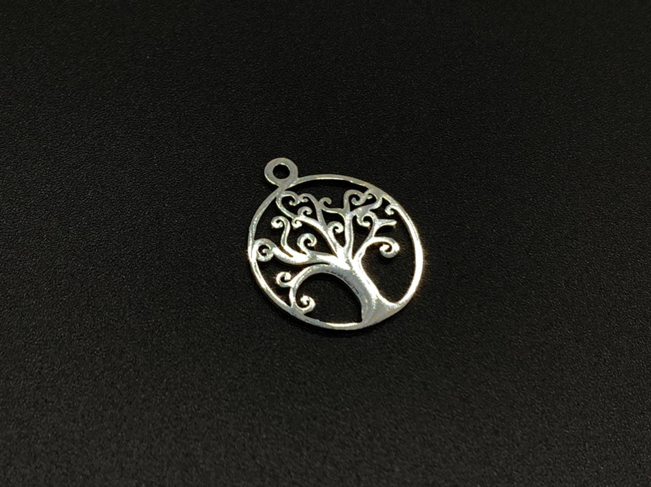 

Подвески из нержавеющей стали. Дерево. 20х17мм