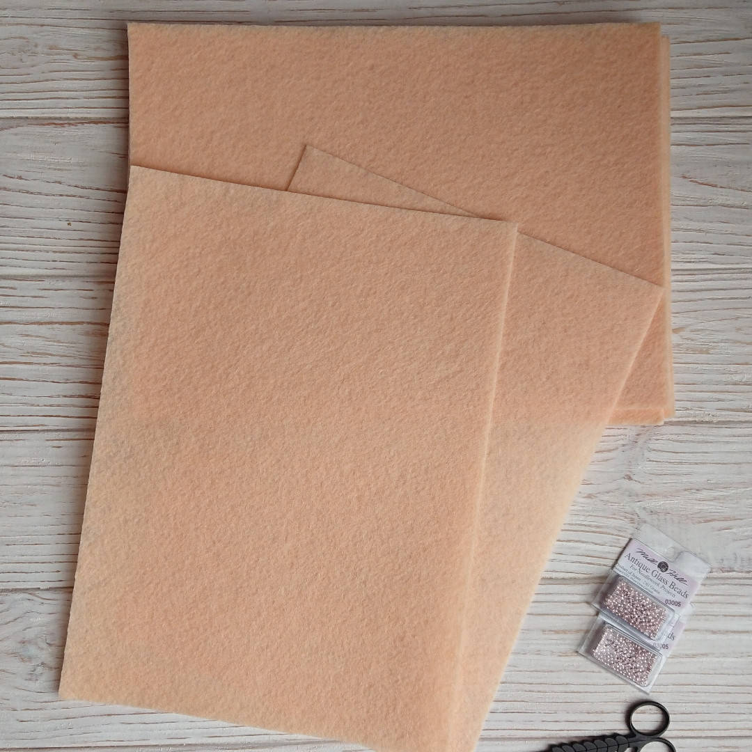 

Фетр жесткий 1 мм, Royal Тайвань карамельный 20*30 см