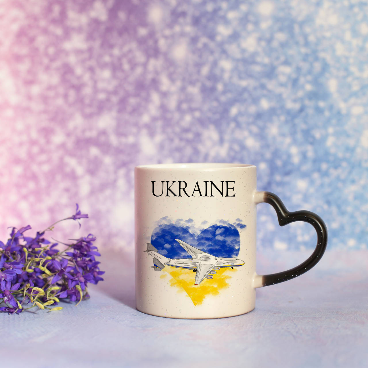 

Чашка хамелеон "Ukraine" с принтом, Черный
