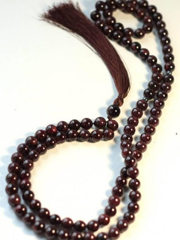 

Чётки из Граната 108 бусин 6-7 mm Гранат камень