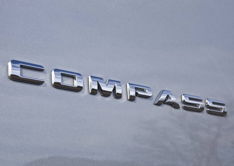 

Эмблема надпись JEEP Compass