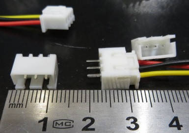 

Гнездо XH2.54 3P