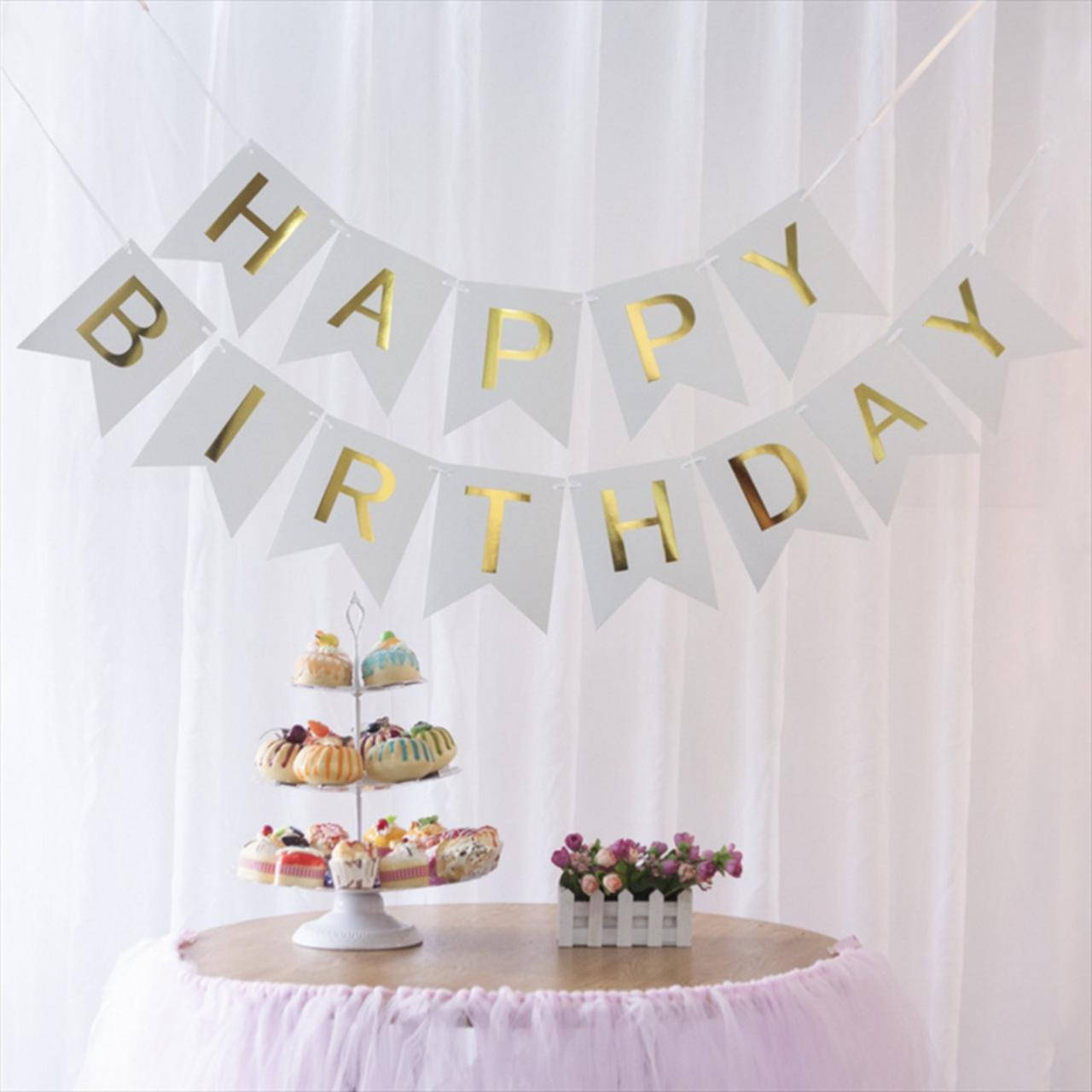 

Гирлянда из флажков белая Happy Birthday с золотыми буквами длина 3 м