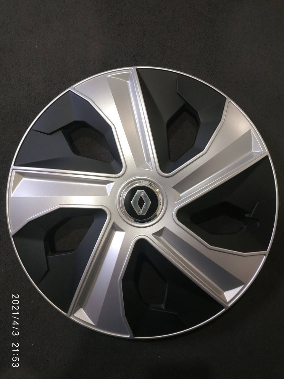 

Колпаки Renault R16