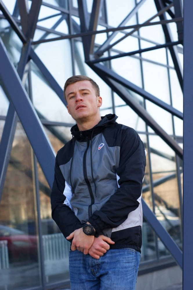 

Мужская ветровка виндраннер Nike Heritage Windrunner черно-серая