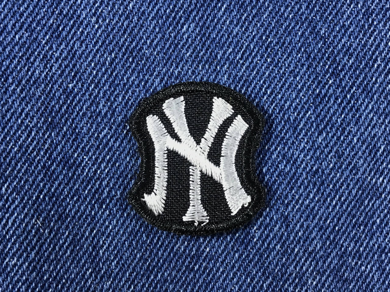 

Нашивка New York цвет черно белый 29x35 мм