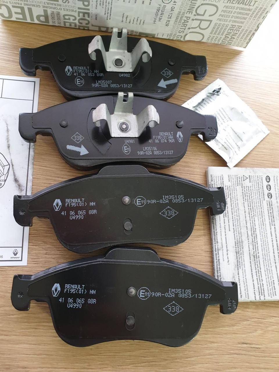 

Renault (Original) 410A12582R - Комплект передних тормозных колодок Рено Меган 3, Рено Флюенс