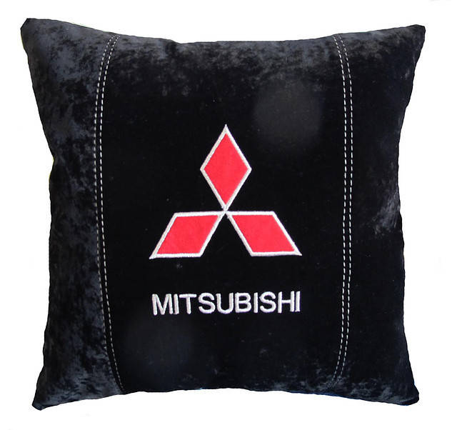 

Автомобильная подушка с логотипом mitsubishi мицубиши