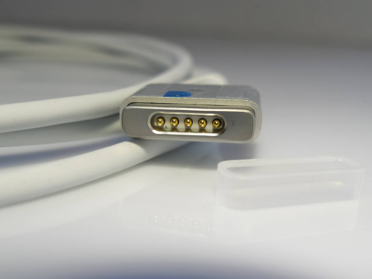 

Кабель DC с разъемом T-type MagSafe 2 1.5m для зарядного устройства Apple 45W 65W 85W