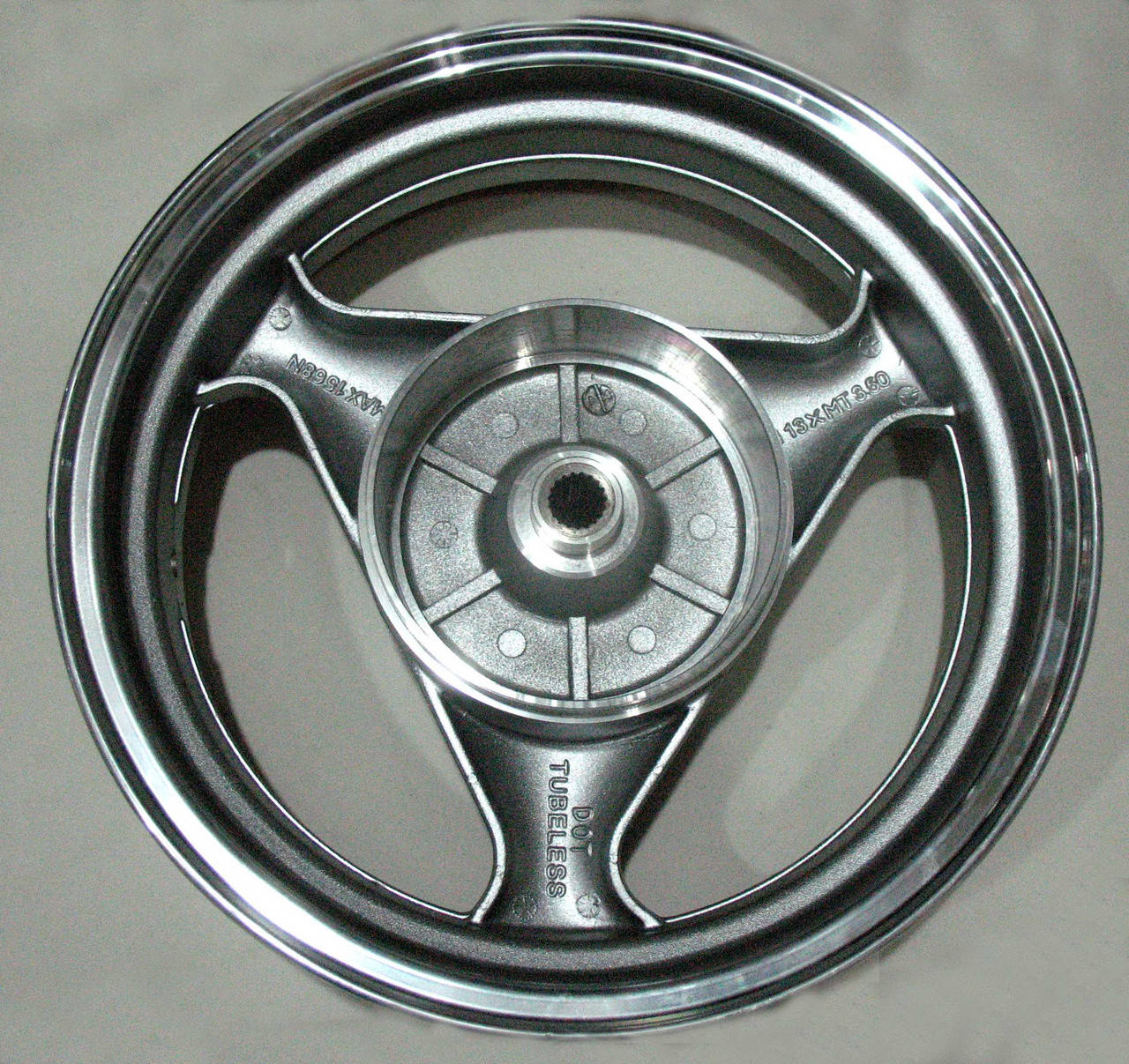 

Диск задний 3.50-13, 19 шлицов(MZ0087)